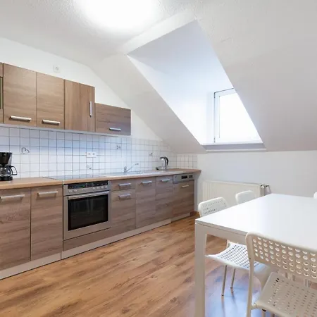 - 2 Schlafzimmer Monteurwohnung - Vollausgestattete Kueche - Wifi