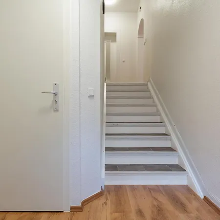 - 2 Schlafzimmer Monteurwohnung - Vollausgestattete Kueche - Wifi * 뒤스부르크