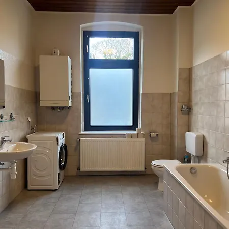 - 2 Schlafzimmer Monteurwohnung - Vollausgestattete Kueche - Wifi 아파트 *
