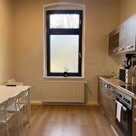 - 2 Schlafzimmer Monteurwohnung - Vollausgestattete Küche - Wifi Apartment