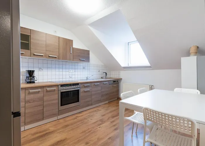 - 2 Schlafzimmer Monteurwohnung - Vollausgestattete Küche - Wifi